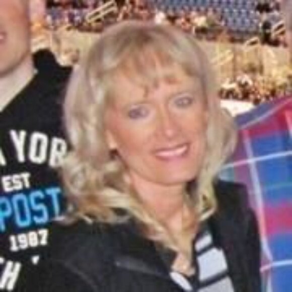 Meet your Posher, Cher - Picture 1 of 2